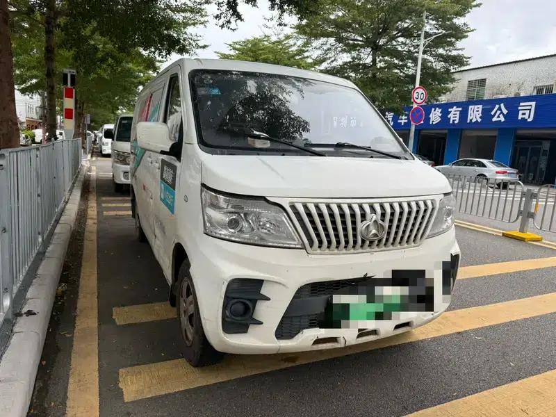 Ruixing EM60 2019 Pure Electric Van with Flat Top and Hatchback Door — миниатюра 3