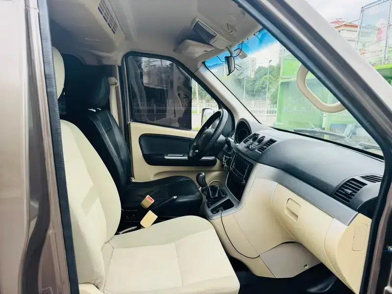 Ruixing M90 2016 2.0L Value Edition High Roof 6 Seats Double Door 4G94S — миниатюра 8