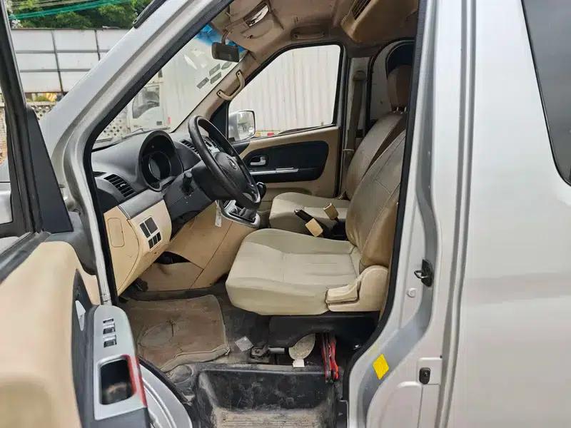 Ruixing M90 2016 2.0L Value Edition High Roof 6 Seats Double Door 4G94S — миниатюра 13