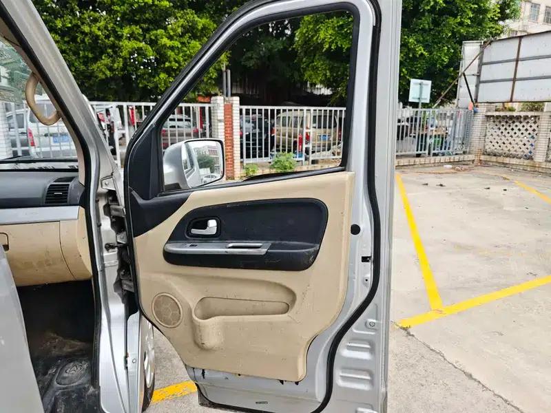 Ruixing M90 2016 2.0L Value Edition High Roof 6 Seats Double Door 4G94S — миниатюра 17