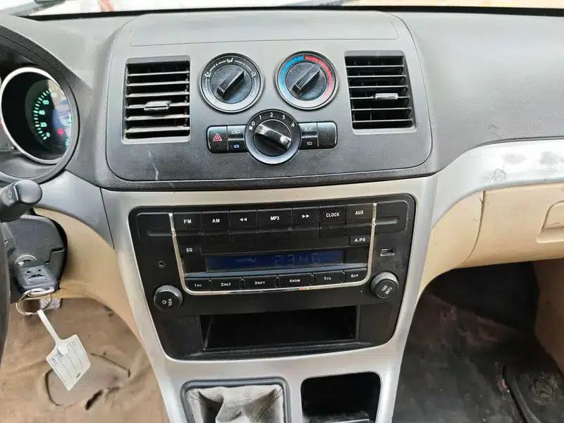 Ruixing M90 2016 2.0L Value Edition High Roof 6 Seats Double Door 4G94S — миниатюра 9