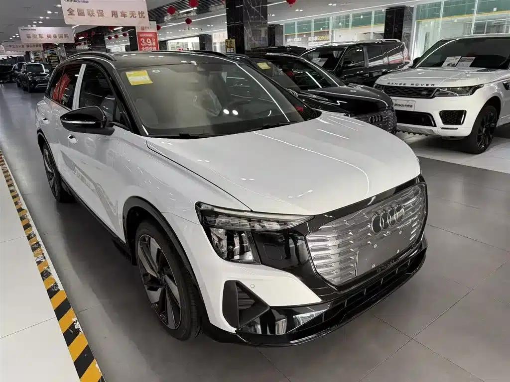 Audi Q5 e-tron 2023 Model 40 e-tron Shining Edition - Premium Outfit — миниатюра 1