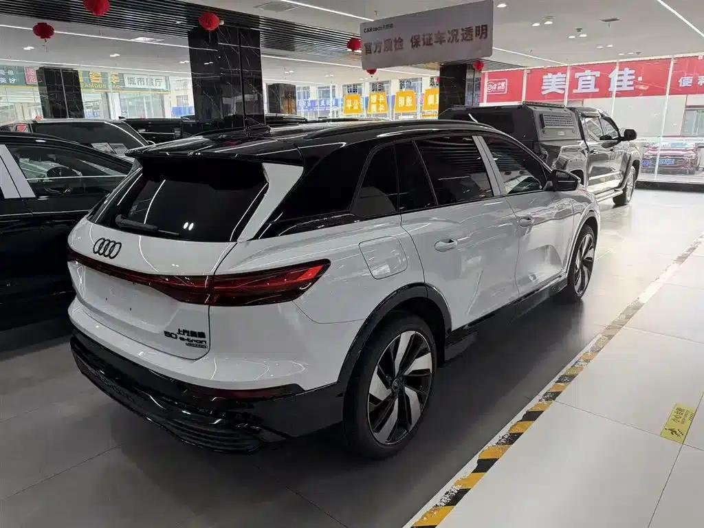 Audi Q5 e-tron 2023 Model 40 e-tron Shining Edition - Premium Outfit — миниатюра 4