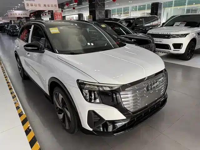 Audi Q5 e-tron 2023 Model 40 e-tron Shining Edition - Premium Outfit