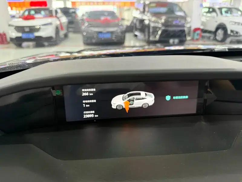 Changan Qiyuan A06 2023 1.5L Automatic Front-Wheel Drive 5-Seater Factory Custom Edition — миниатюра 8