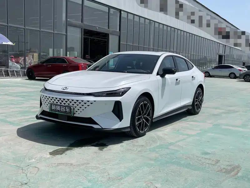 Changan Qiyuan A06 2023 1.5L Automatic Front-Wheel Drive 5-Seater Factory Custom Edition — миниатюра 1