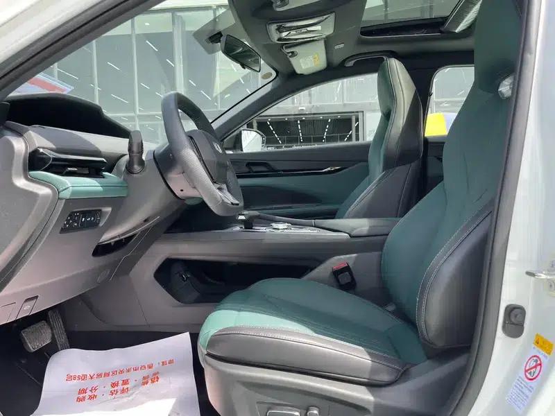 Changan Qiyuan A06 2023 1.5L Automatic Front-Wheel Drive 5-Seater Factory Custom Edition — миниатюра 12