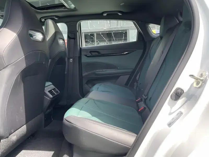 Changan Qiyuan A06 2023 1.5L Automatic Front-Wheel Drive 5-Seater Factory Custom Edition — миниатюра 13