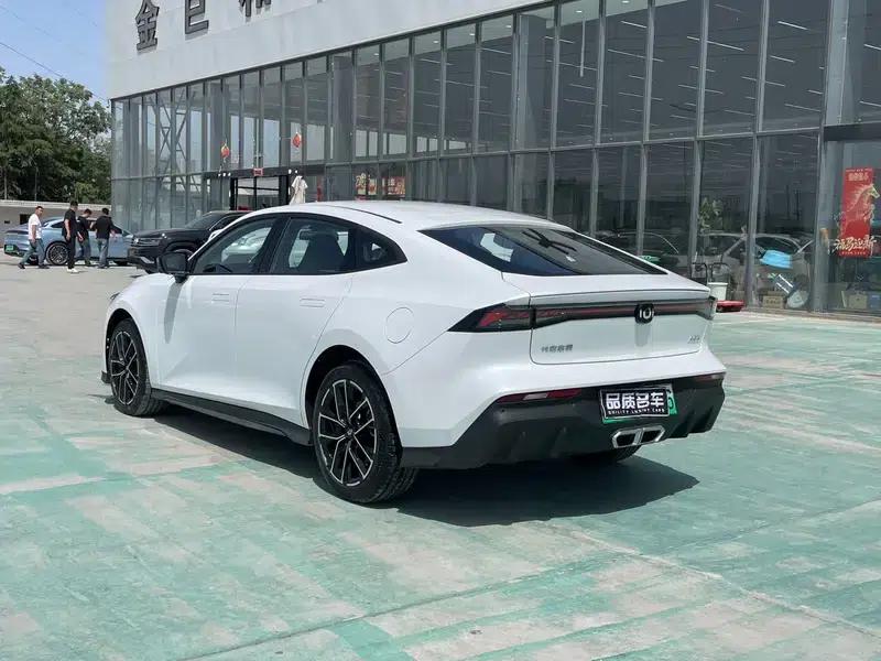 Changan Qiyuan A06 2023 1.5L Automatic Front-Wheel Drive 5-Seater Factory Custom Edition — миниатюра 4