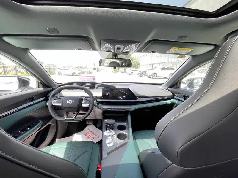Changan Qiyuan A06 2023 1.5L Automatic Front-Wheel Drive 5-Seater Factory Custom Edition — миниатюра 8