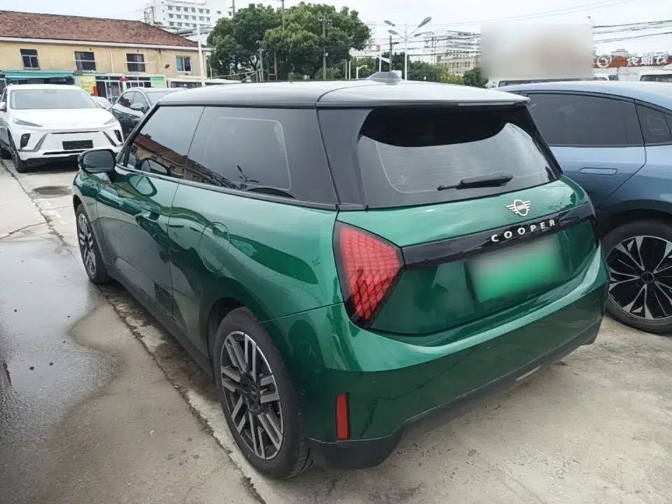 MINI Electric COOPER 2024 456km COOPER E Classic Edition — миниатюра 13