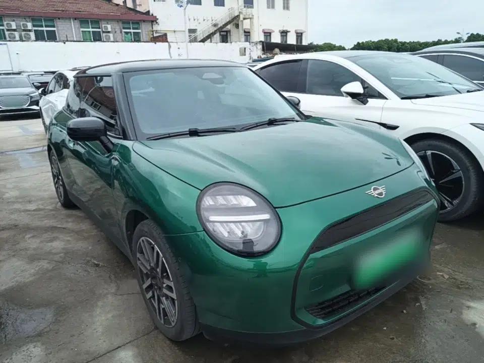 MINI Electric COOPER 2024 456km COOPER E Classic Edition — миниатюра 3