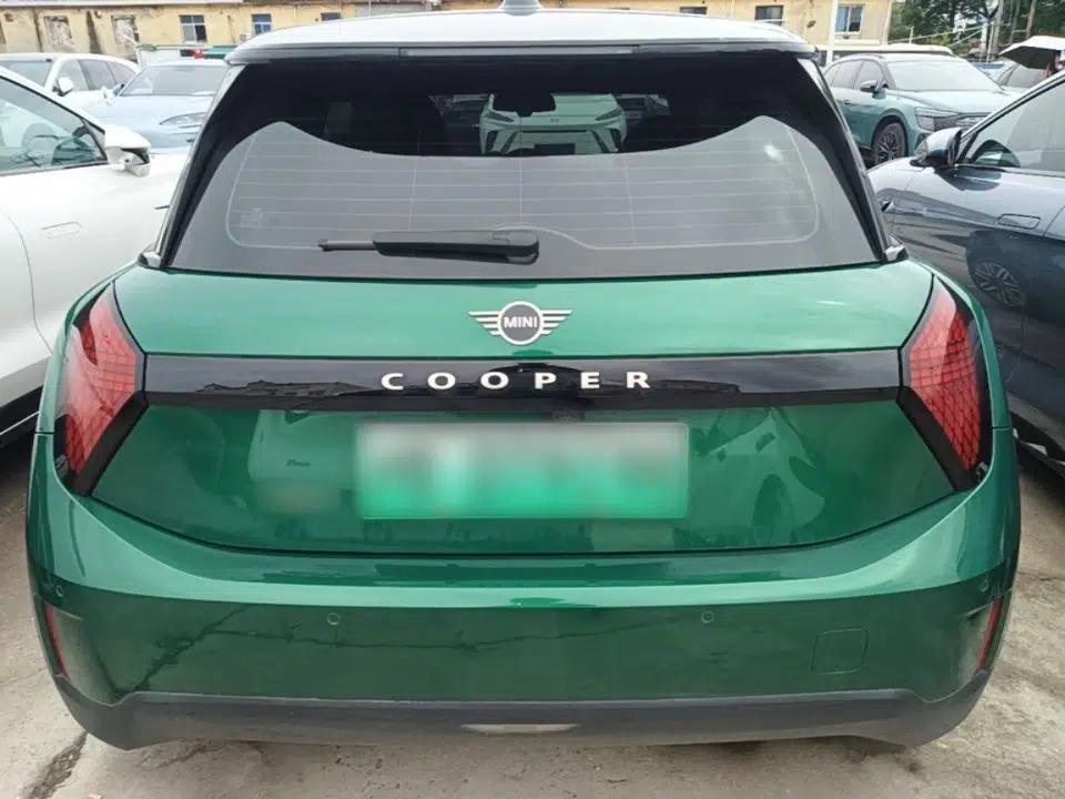 MINI Electric COOPER 2024 456km COOPER E Classic Edition — миниатюра 5