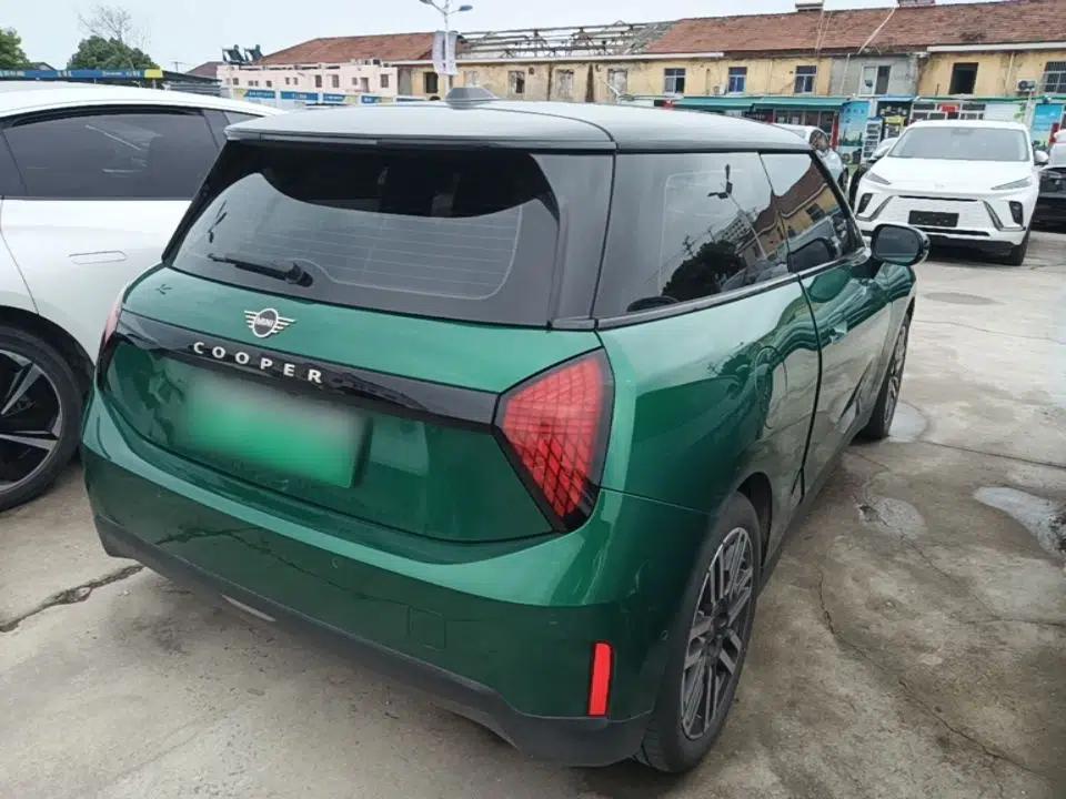 MINI Electric COOPER 2024 456km COOPER E Classic Edition — миниатюра 6
