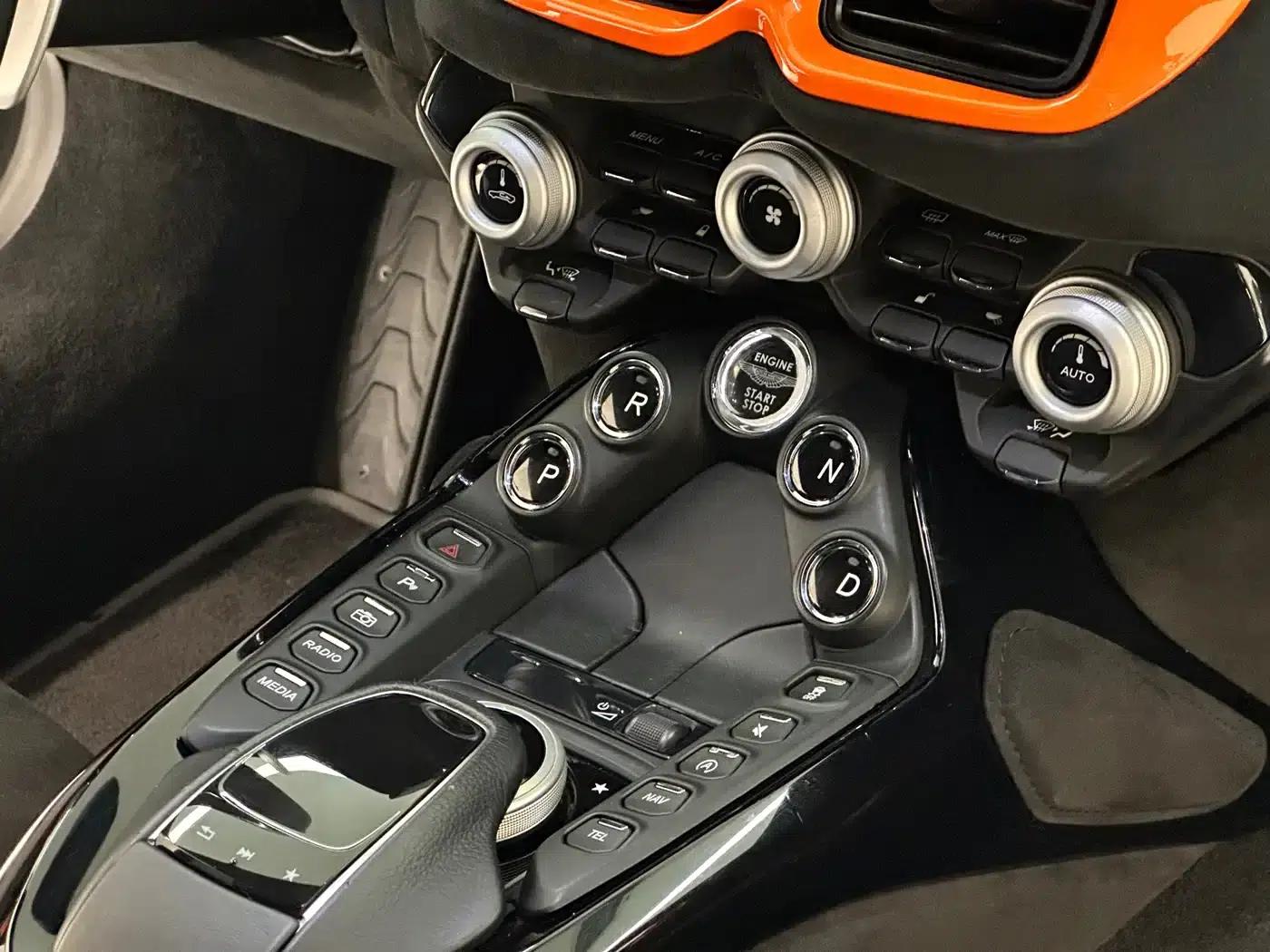 2018 V8 Vantage 4.0T V8 Coupe — миниатюра 17