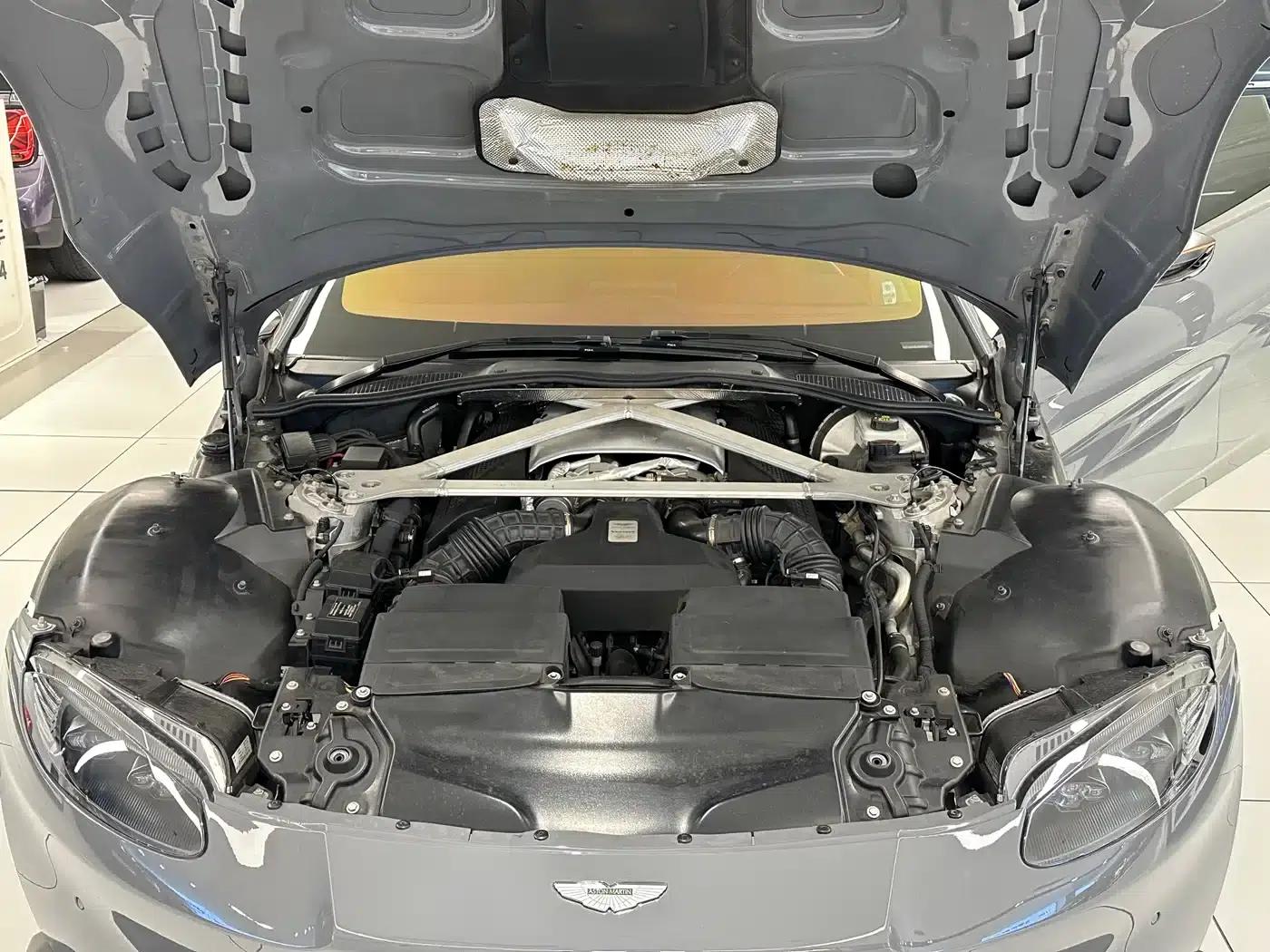 2018 V8 Vantage 4.0T V8 Coupe — миниатюра 18