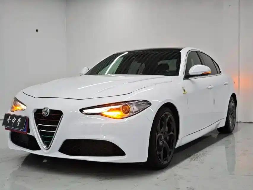 Giulia Juliet 2021 2.0T 280HP Luxury Edition — миниатюра 1