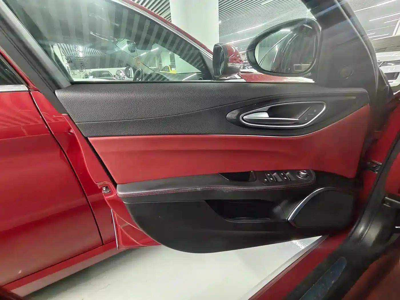 Giulia Juliet 2021 2.0T 280HP Luxury Edition — миниатюра 10