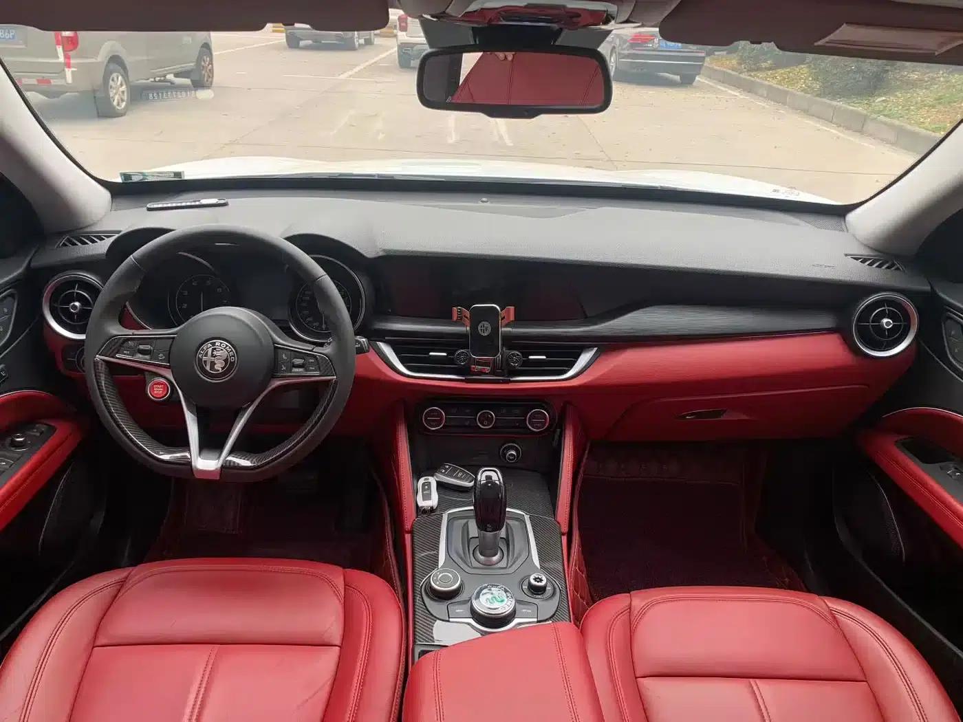 2017 Stelvio 2.0T 200HP Elite Edition — миниатюра 5