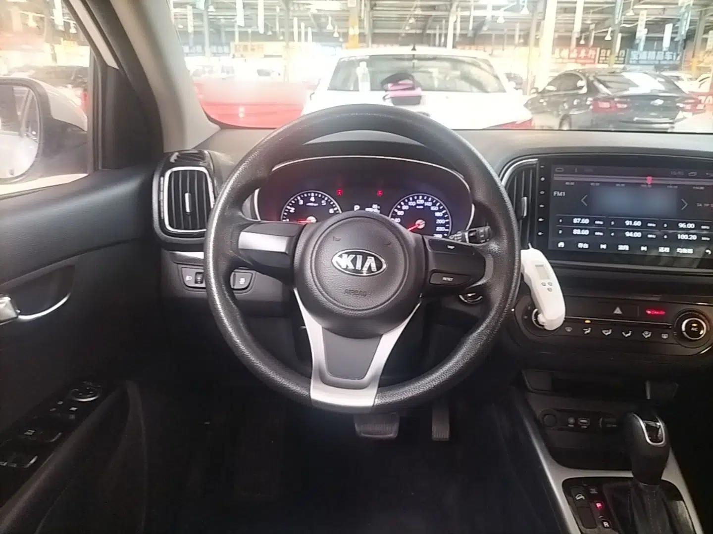 Kia KX3 2015 1.6L Automatic Two-Wheel Drive DLX — миниатюра 13