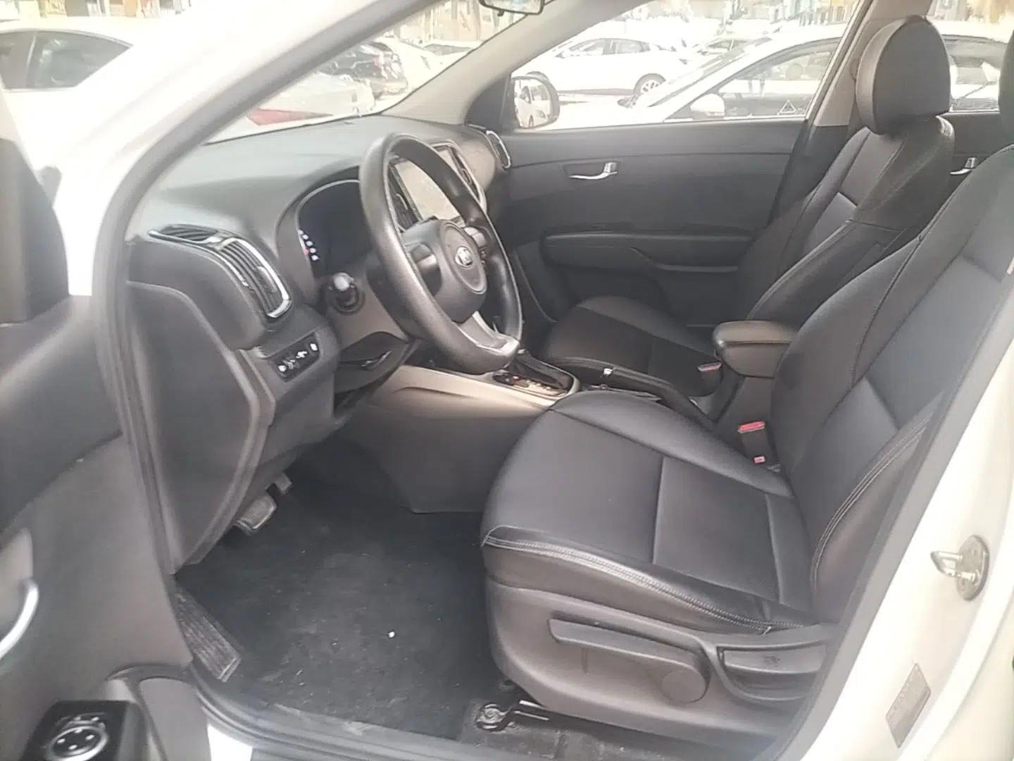 Kia KX3 2015 1.6L Automatic Two-Wheel Drive DLX — миниатюра 17