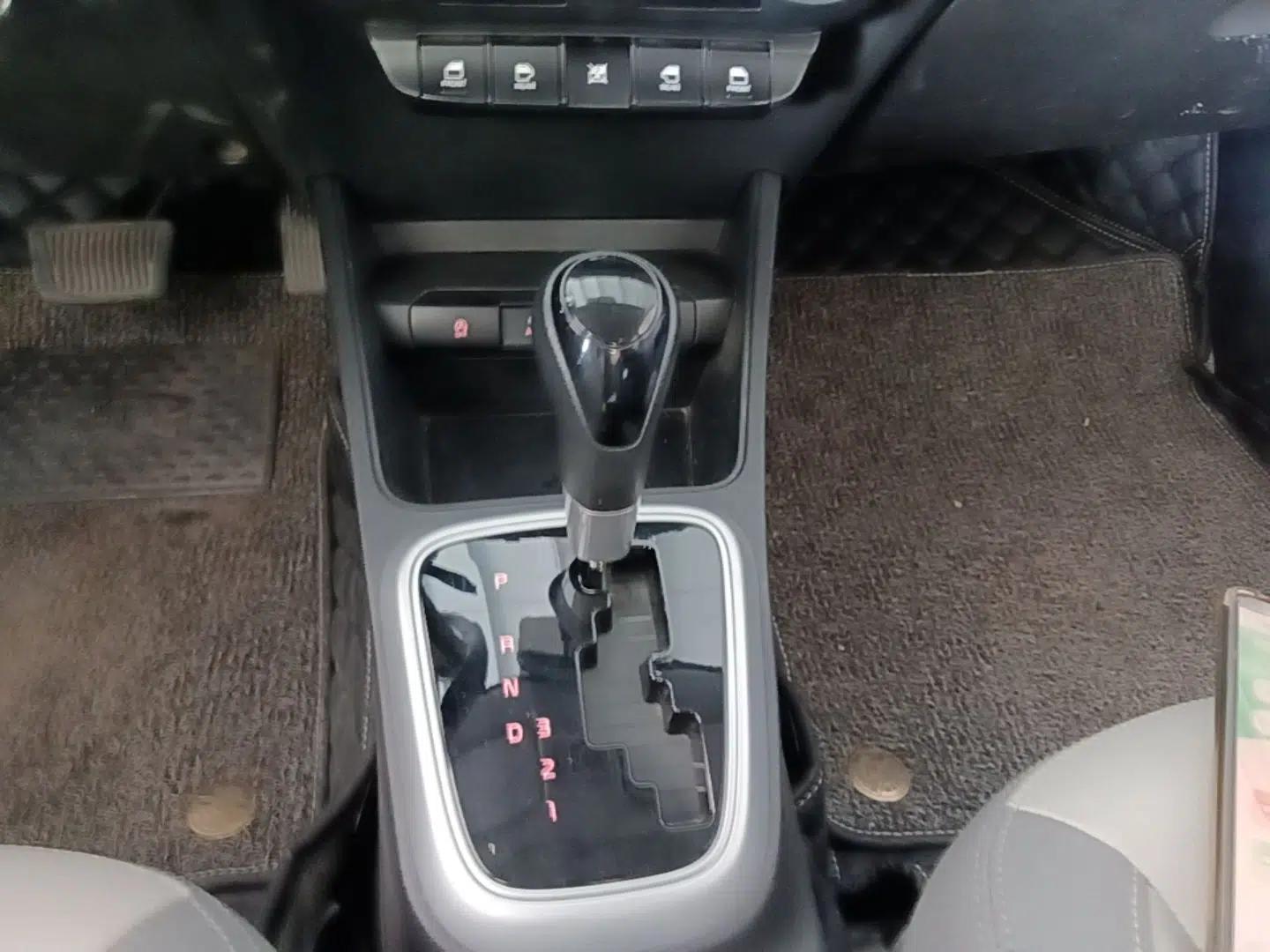 Kia Pegas 2019 1.4L Automatic Value Edition National VI Standard — миниатюра 16