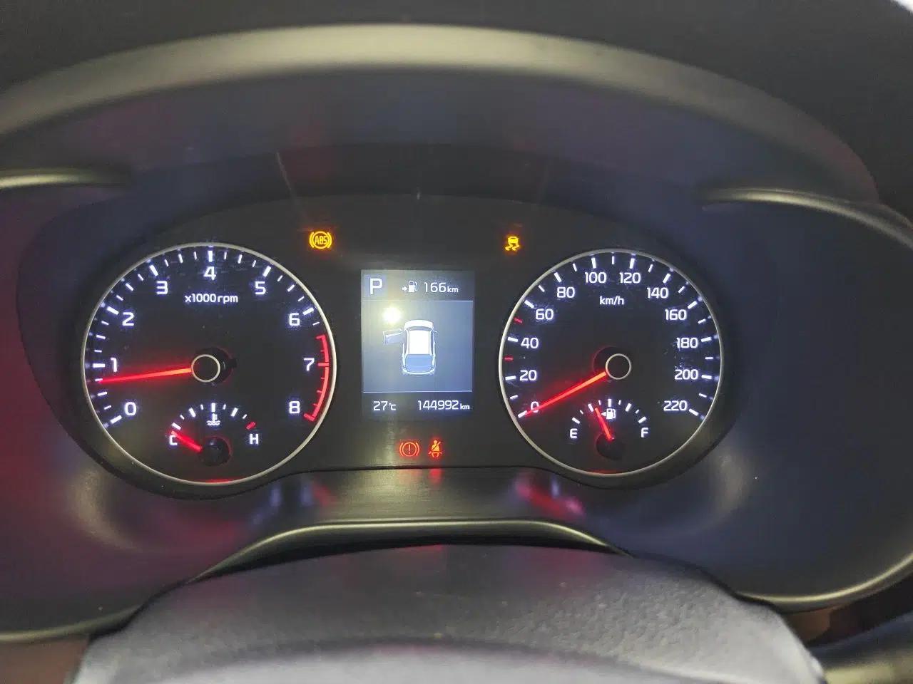 Kia KX Cross 2017 1.4L AT GLS — миниатюра 11