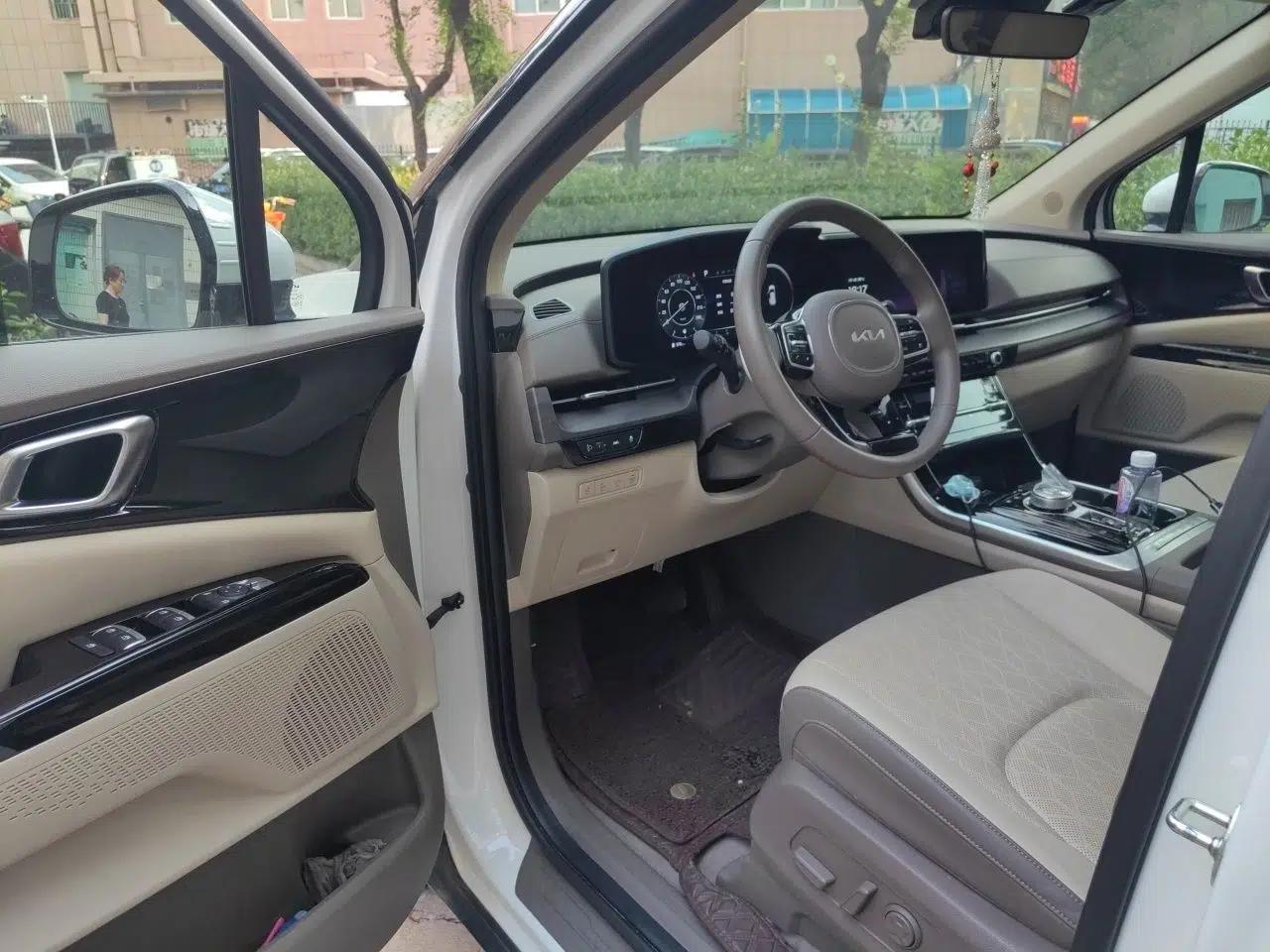 Kia Carnival 2021 2.0T Luxury Tech Edition — миниатюра 16