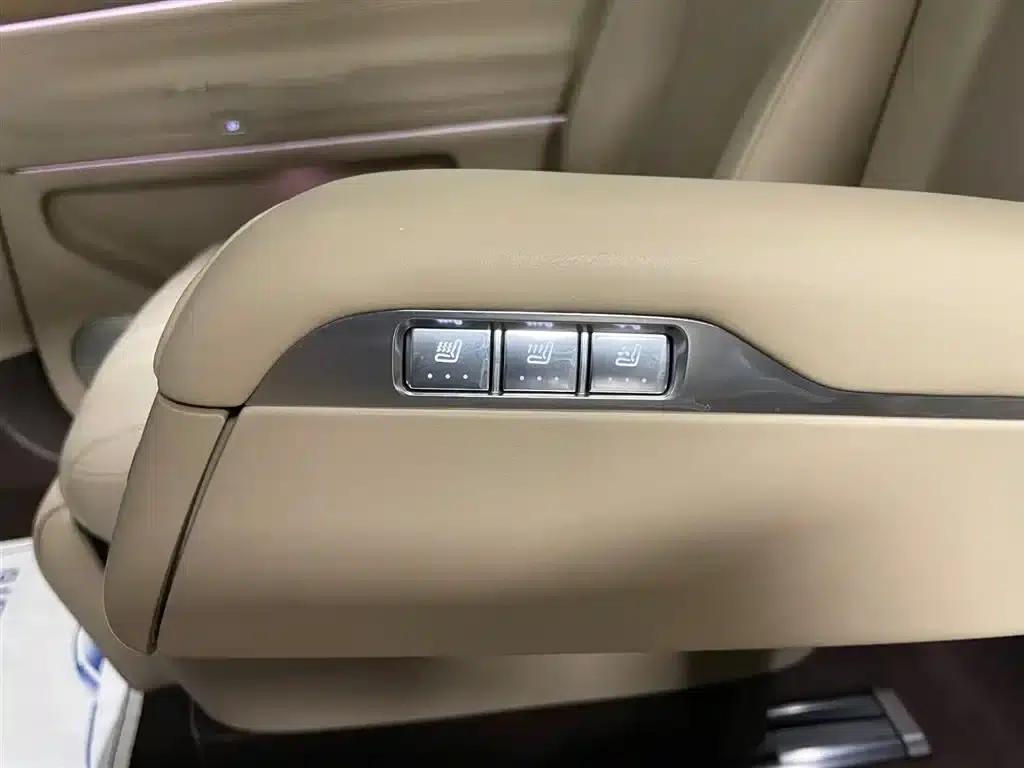 Wenjie M9 2024 Range Extended Max Edition 42kWh 6-Seater — миниатюра 12