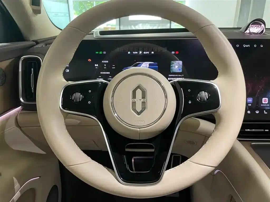 Wenjie M9 2024 Range Extended Max Edition 42kWh 6-Seater — миниатюра 14