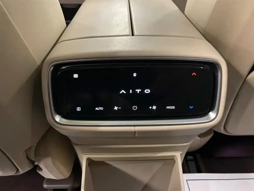 Wenjie M9 2024 Range Extended Max Edition 42kWh 6-Seater — миниатюра 16