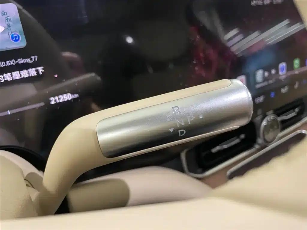 Wenjie M9 2024 Range Extended Max Edition 42kWh 6-Seater — миниатюра 20