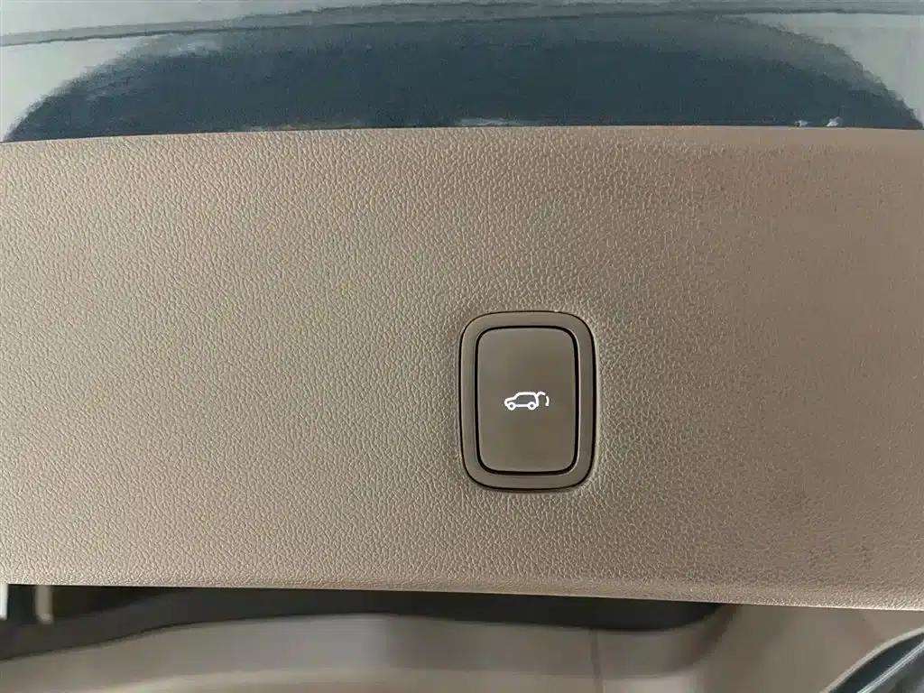 Wenjie M9 2024 Range Extended Max Edition 42kWh 6-Seater — миниатюра 36