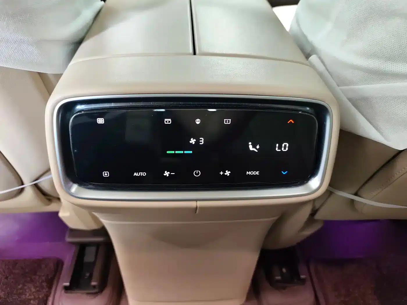 Wenjie M9 2024 Range Extended Ultra Edition 52kWh 6-Seater — миниатюра 20
