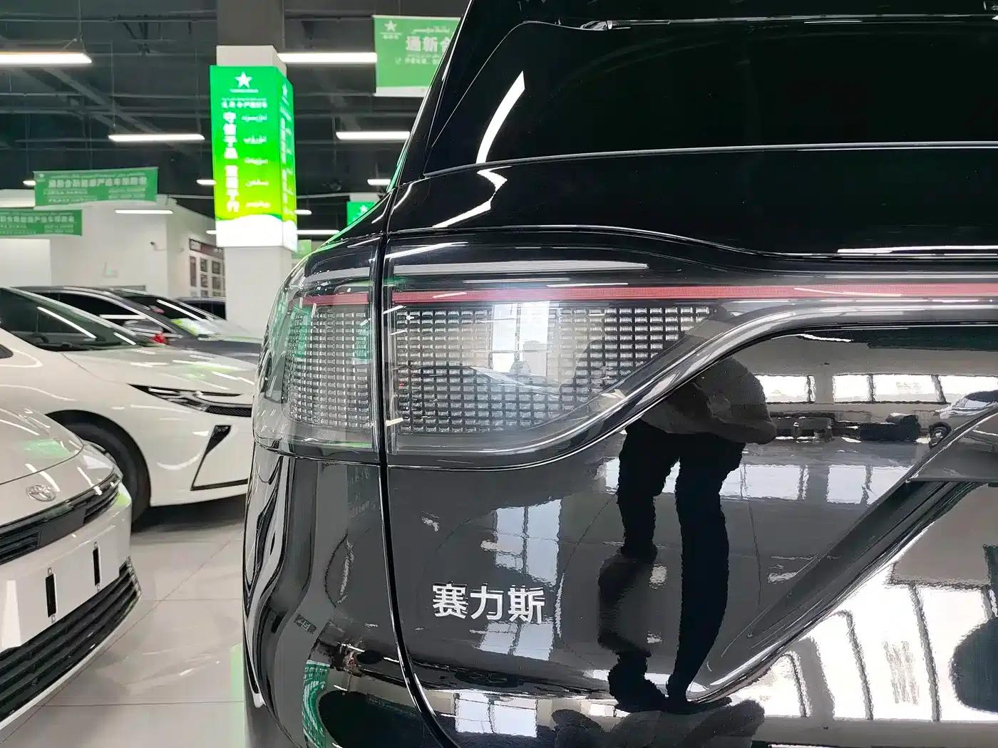 Wenjie M9 2024 Range Extended Ultra Edition 52kWh 6-Seater — миниатюра 22