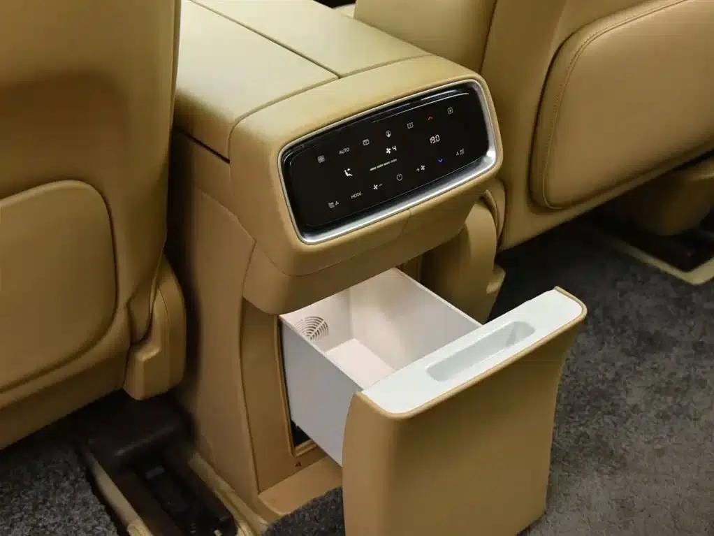 Wenjie M9 2024 Pure Electric Ultra Edition 100kWh 5-Seater — миниатюра 16