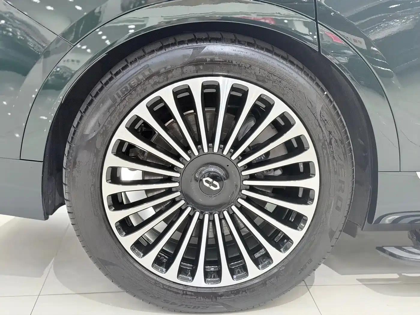 Wenjie M9 2025 Pure Electric Ultra Edition 100kWh 6-Seat Version (192-line LiDAR) — миниатюра 23