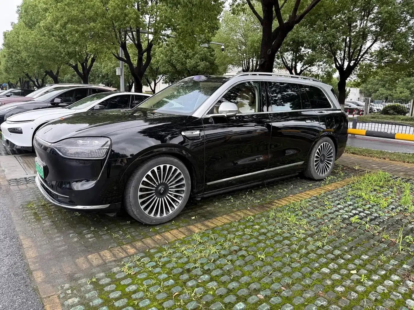 Wenjie M9 2025 Ultra Extended Range Edition (52kWh, 6-seater, 192-line LiDAR) — миниатюра 2