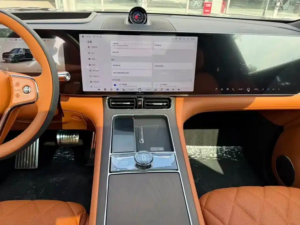 Wenjie M9 2026 Ultra Extended Range Edition 6-Seater — миниатюра 11