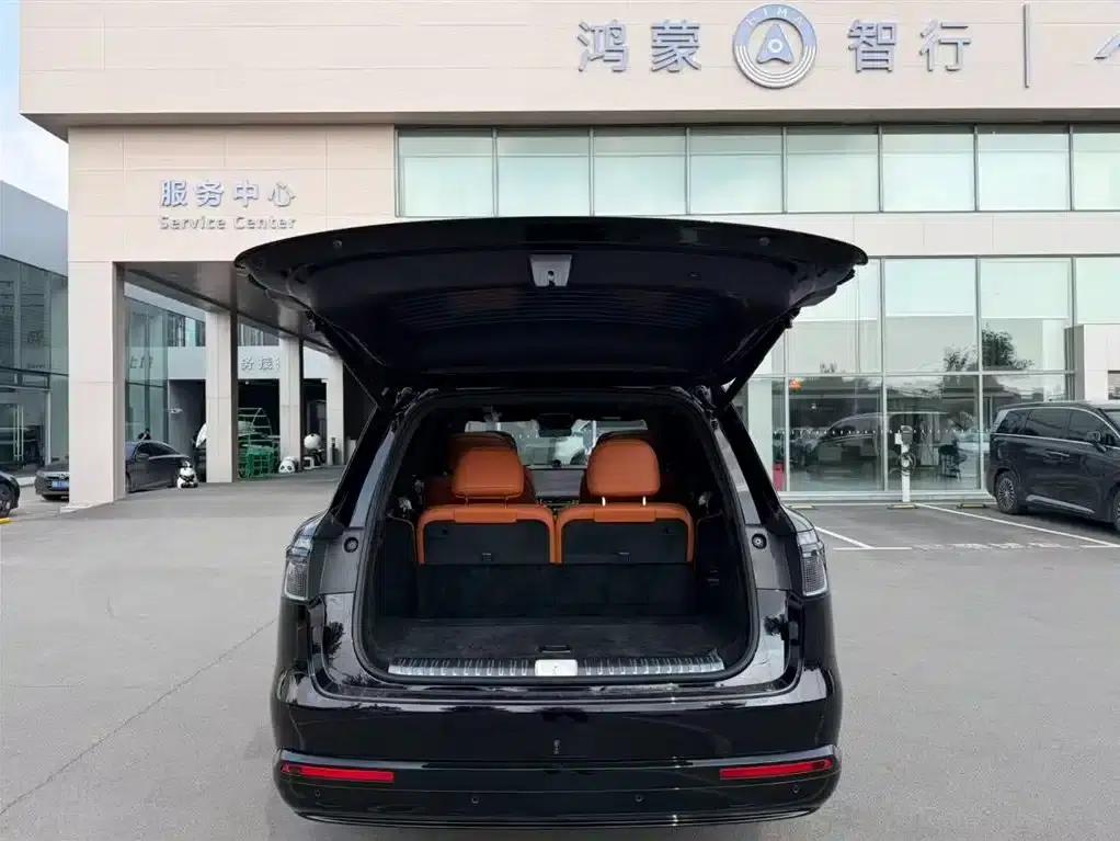 Wenjie M9 2026 Ultra Extended Range Edition 6-Seater — миниатюра 13