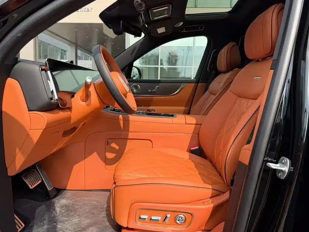 Wenjie M9 2026 Ultra Extended Range Edition 6-Seater — миниатюра 6