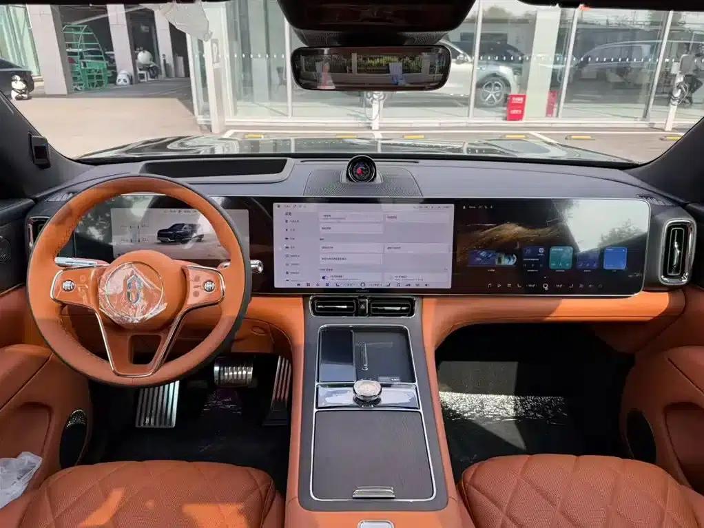Wenjie M9 2026 Ultra Extended Range Edition 6-Seater — миниатюра 7