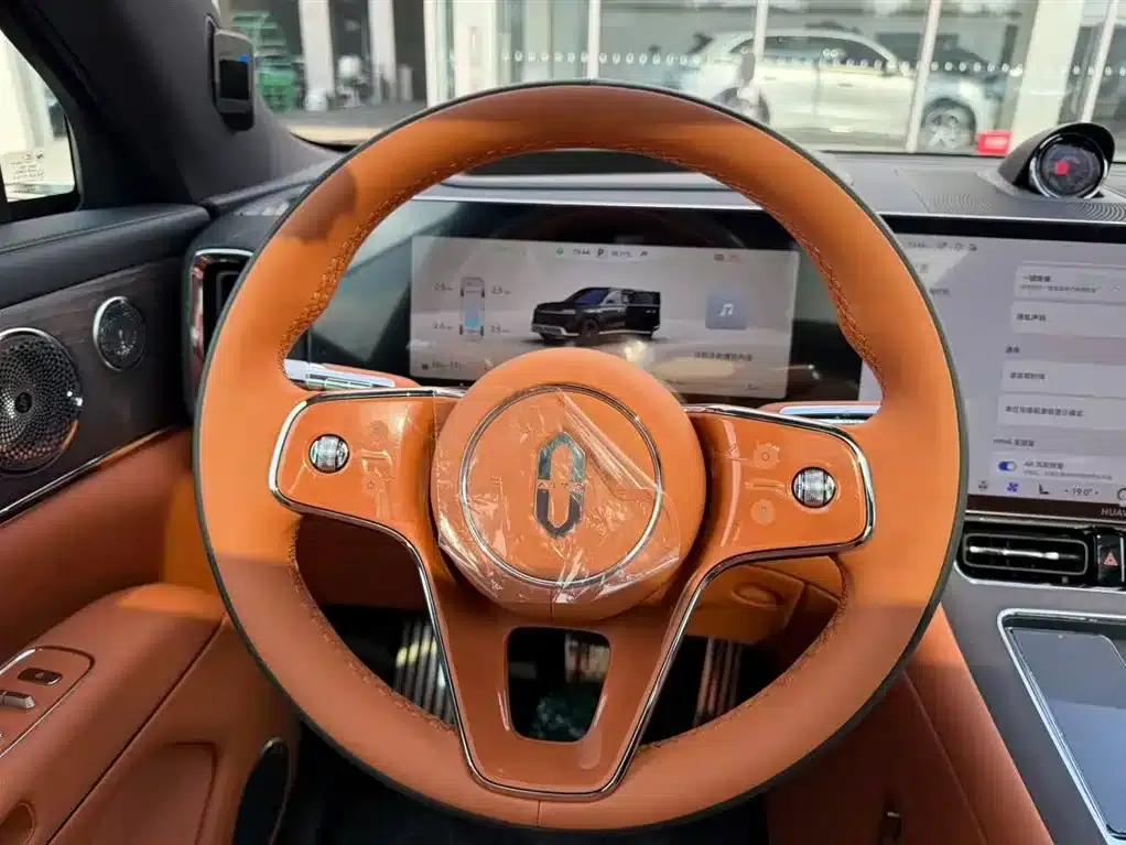 Wenjie M9 2026 Ultra Extended Range Edition 6-Seater — миниатюра 10