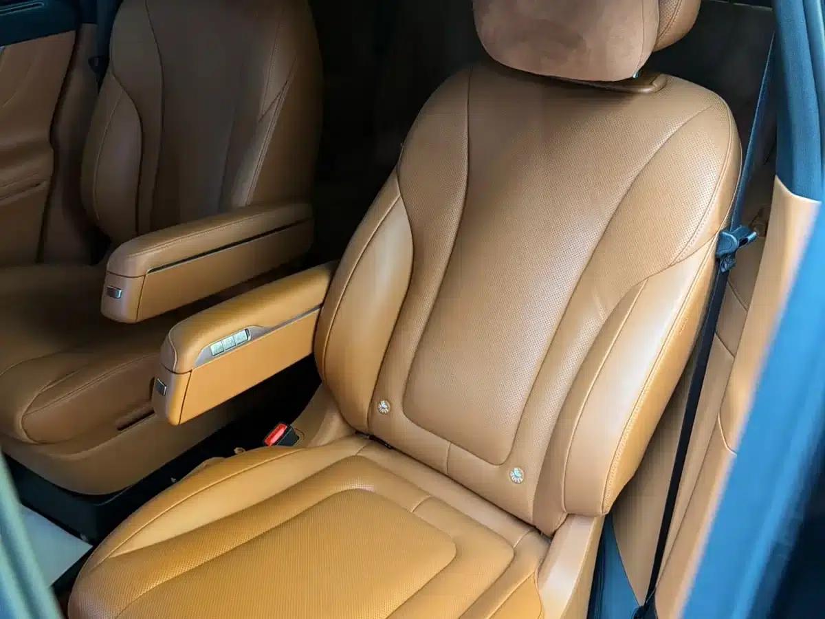 Wenjie M9 2024 Range Extended Max Edition 42kWh 6-Seater — миниатюра 12