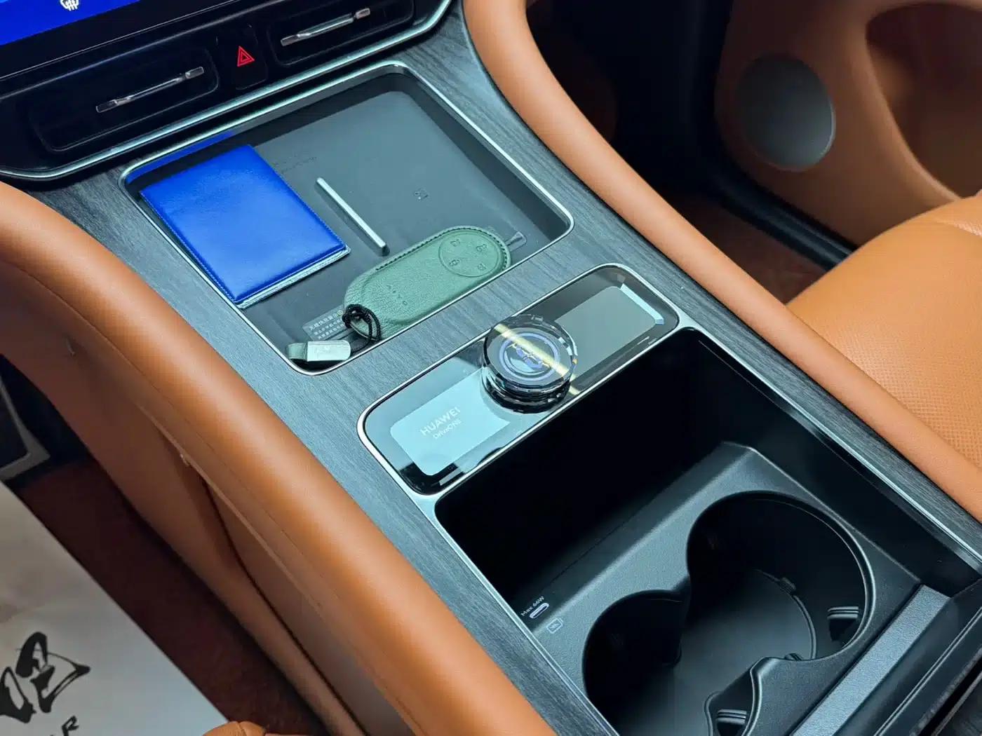 Wenjie M9 2024 Range Extended Max Edition 42kWh 6-Seater — миниатюра 17
