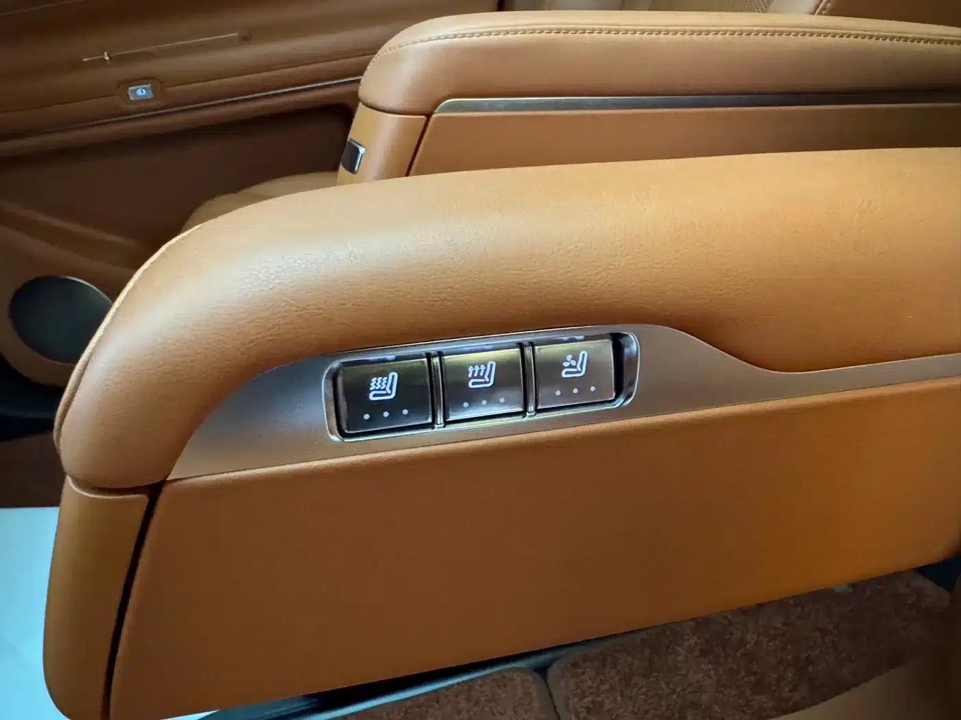 Wenjie M9 2024 Range Extended Max Edition 42kWh 6-Seater — миниатюра 22