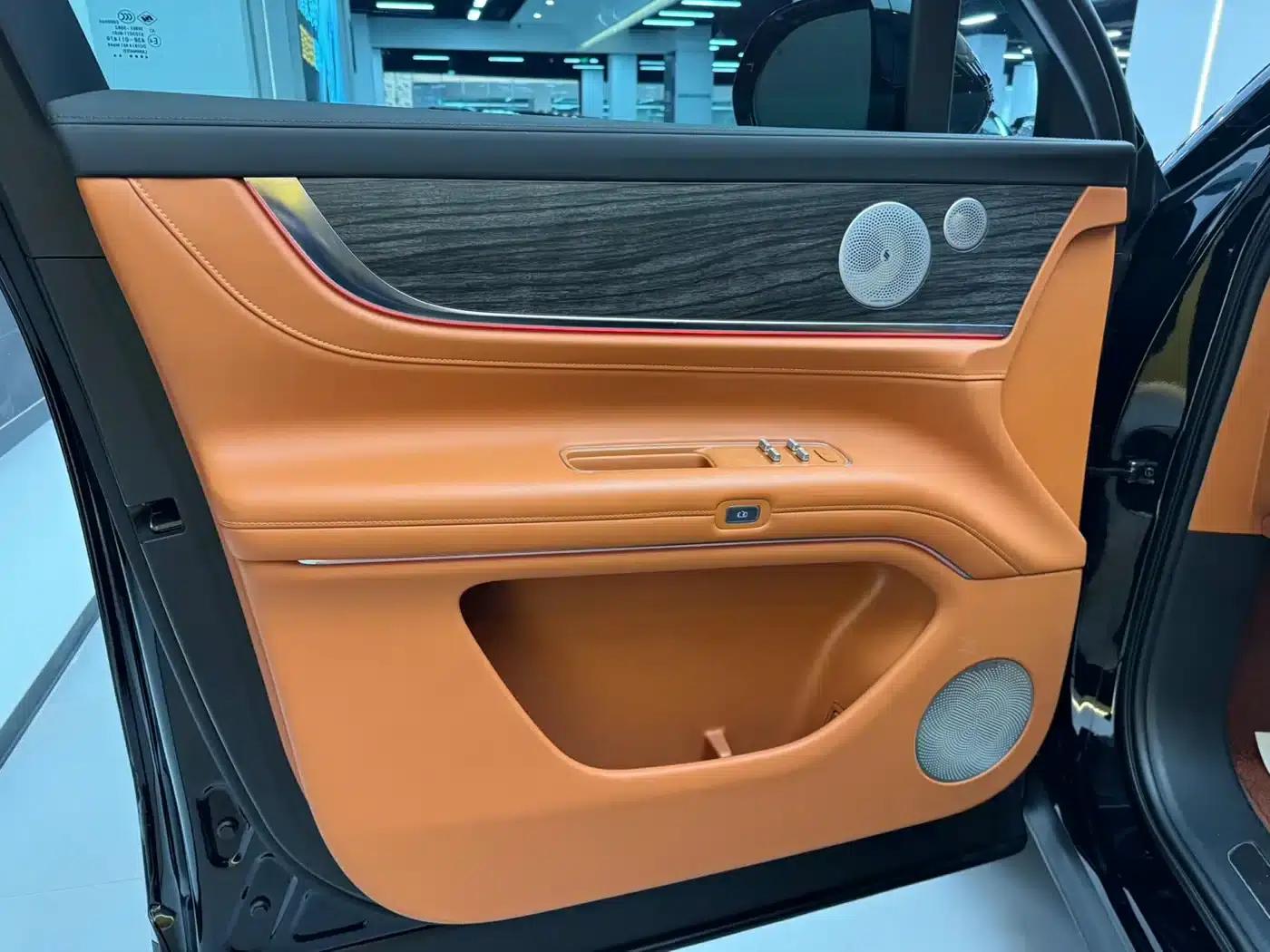 Wenjie M9 2024 Range Extended Max Edition 42kWh 6-Seater — миниатюра 24