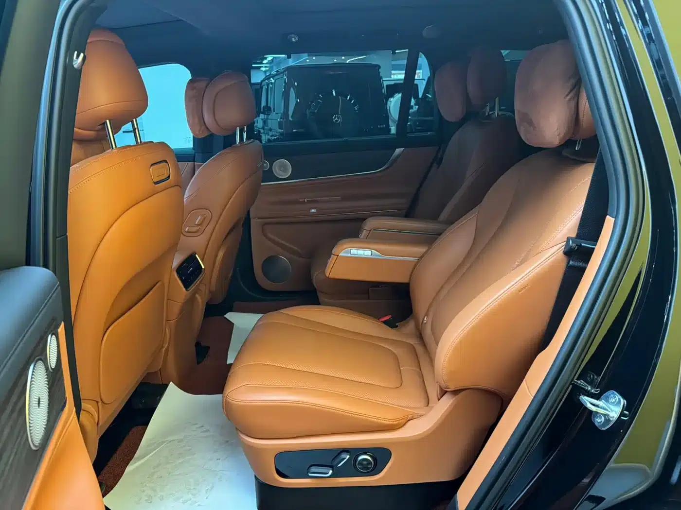 Wenjie M9 2024 Range Extended Max Edition 42kWh 6-Seater — миниатюра 10