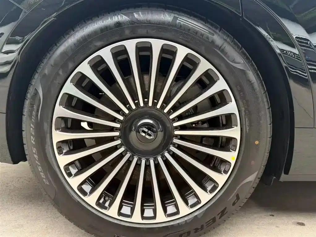 Wenjie M9 2025 Extended Range Ultra Edition 52kWh 5-Seat Version (192-line LiDAR) — миниатюра 13