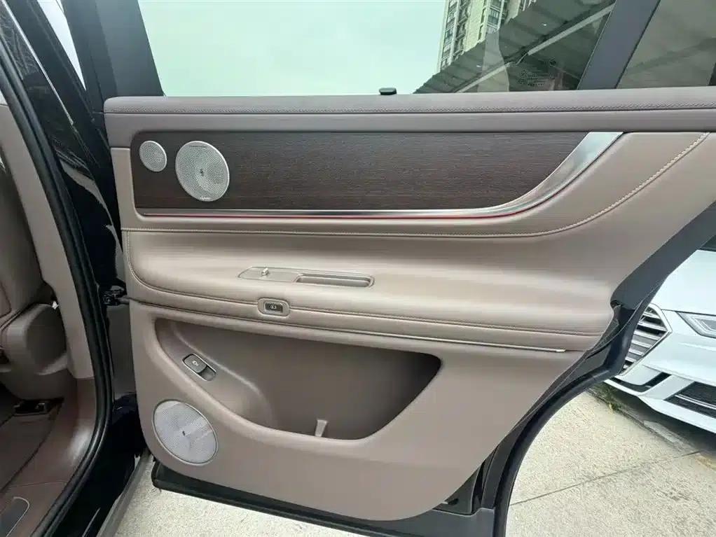 Wenjie M9 2025 Extended Range Ultra Edition 52kWh 5-Seat Version (192-line LiDAR) — миниатюра 20